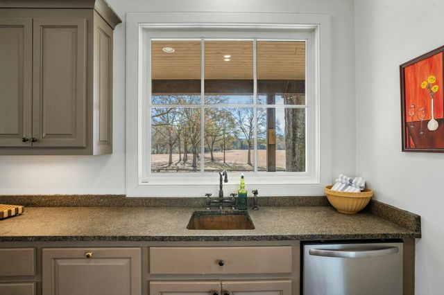 5844 N Williamsburg Rd., Bassfield, MS 39421