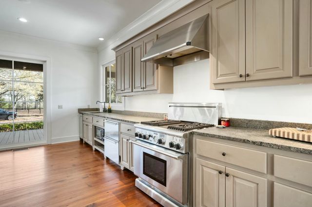 5844 N Williamsburg Rd., Bassfield, MS 39421