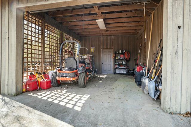5844 N Williamsburg Rd., Bassfield, MS 39421