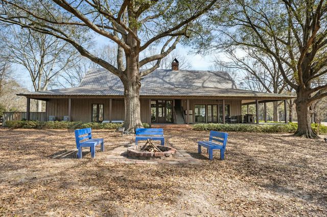 5844 N Williamsburg Rd., Bassfield, MS 39421