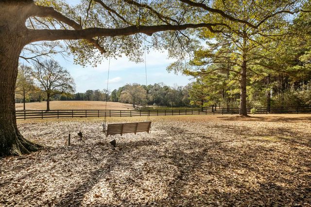 5844 N Williamsburg Rd., Bassfield, MS 39421