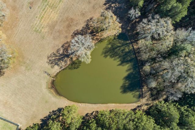 5844 N Williamsburg Rd., Bassfield, MS 39421
