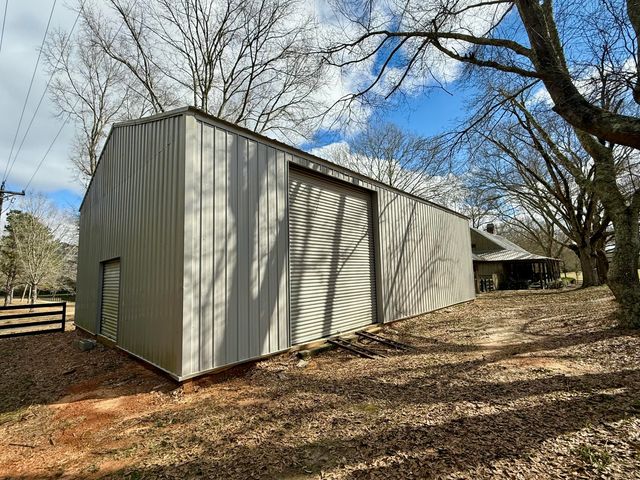 5844 N Williamsburg Rd., Bassfield, MS 39421