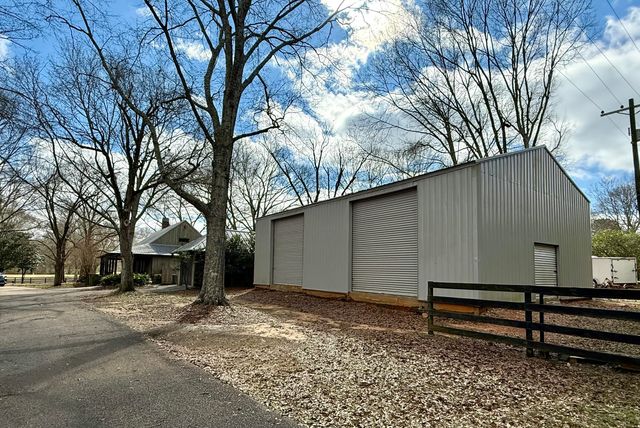 5844 N Williamsburg Rd., Bassfield, MS 39421