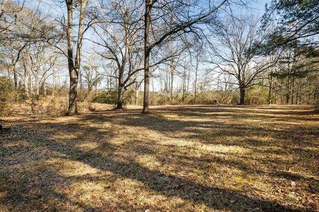 5844 N Williamsburg Rd., Bassfield, MS 39421