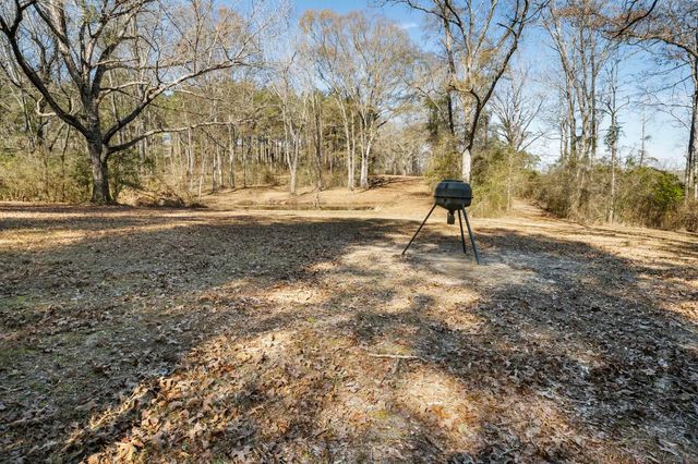 5844 N Williamsburg Rd., Bassfield, MS 39421