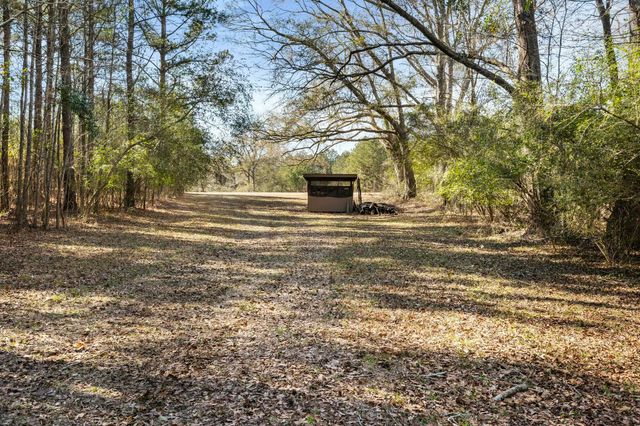 5844 N Williamsburg Rd., Bassfield, MS 39421