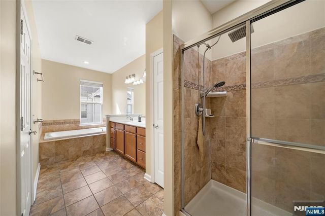 3 Holly Lane 902, Garfield, NJ 07026