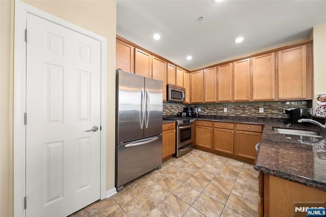 3 Holly Lane 902, Garfield, NJ 07026