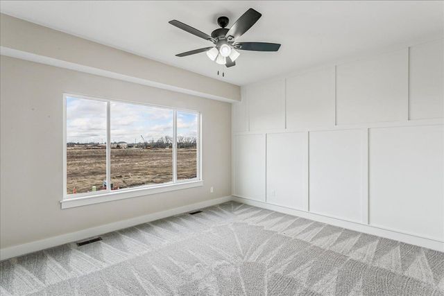 1530 E Midway Ct, Valley Center, KS 67147