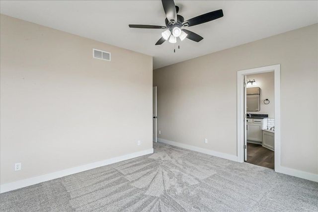 1530 E Midway Ct, Valley Center, KS 67147