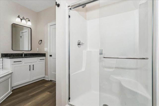 1530 E Midway Ct, Valley Center, KS 67147