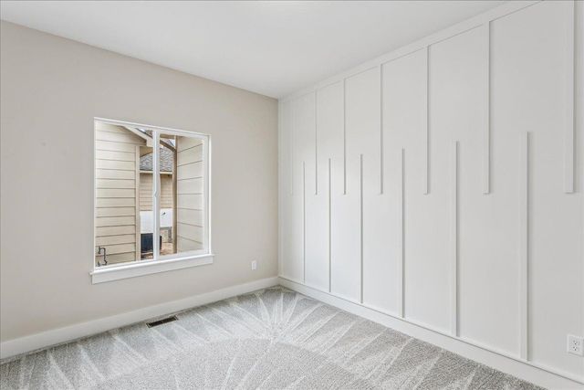 1530 E Midway Ct, Valley Center, KS 67147