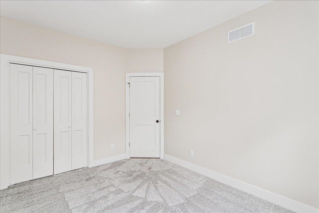 1530 E Midway Ct, Valley Center, KS 67147