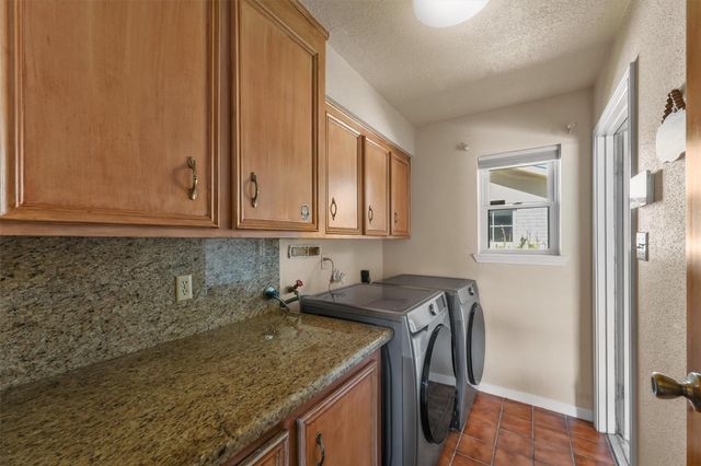 242 Blackwater Lane, Houston, TX 77015