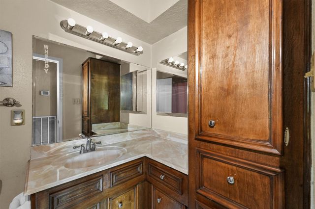 242 Blackwater Lane, Houston, TX 77015