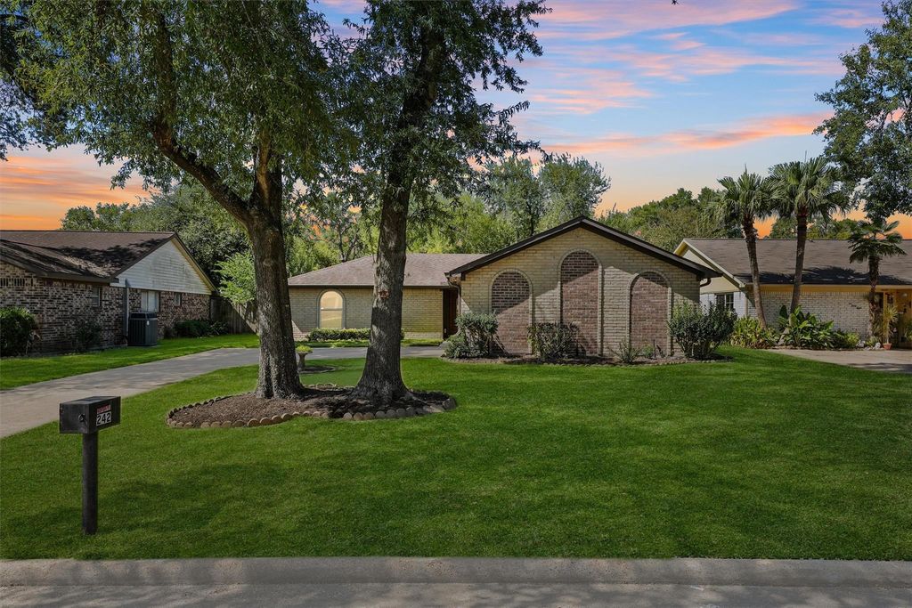 242 Blackwater Lane, Houston, TX 77015