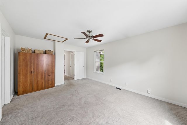 2725 Miller Road, Geneva, IL 60134