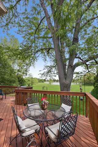 2725 Miller Road, Geneva, IL 60134