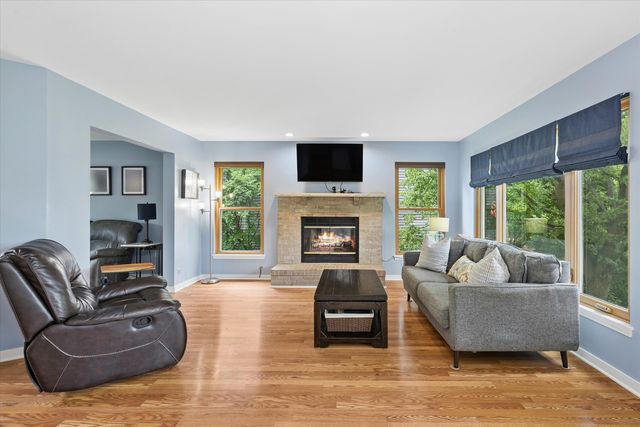2725 Miller Road, Geneva, IL 60134