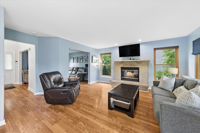 2725 Miller Road, Geneva, IL 60134