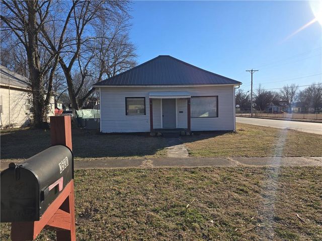 2530 Dirr Avenue, Parsons, KS 67357