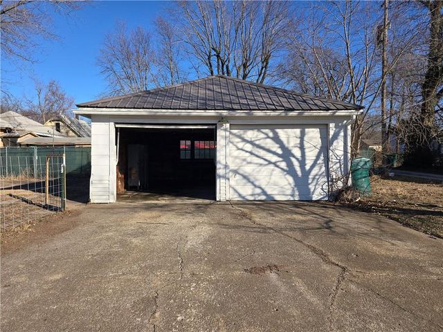 2530 Dirr Avenue, Parsons, KS 67357