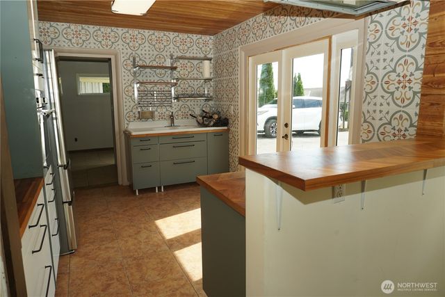 27122 82nd Drive NW, Stanwood, WA 98292