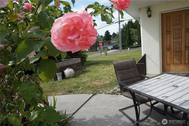 27122 82nd Drive NW, Stanwood, WA 98292