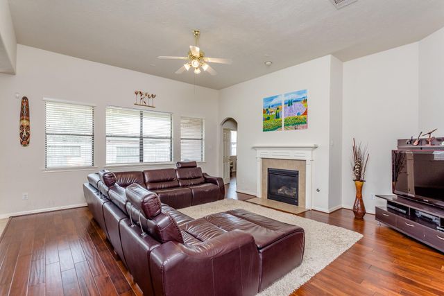 6706 Ashworth Drive, Sugar Land, TX 77479