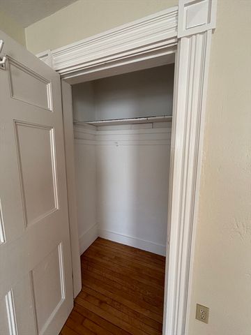 122 Elm St D, Millbury, MA 01527