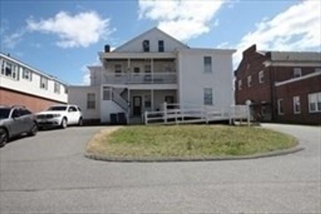 122 Elm St D, Millbury, MA 01527