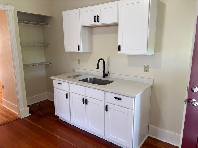 122 Elm St D, Millbury, MA 01527