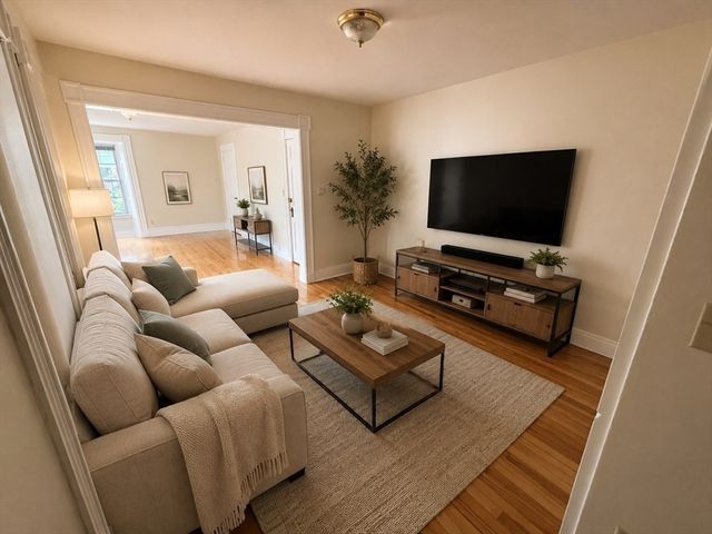 122 Elm St D, Millbury, MA 01527