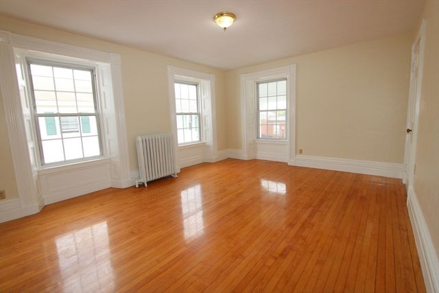122 Elm St D, Millbury, MA 01527