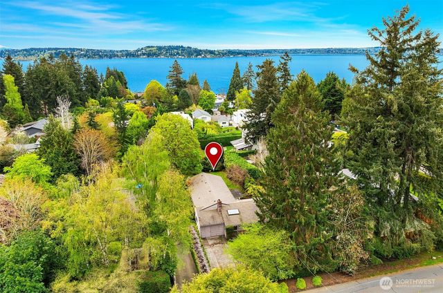 7611 NE 8th Street, Medina, WA 98039