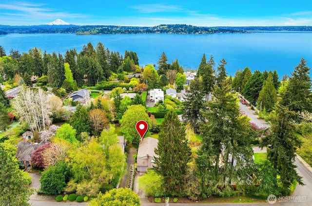 7611 NE 8th Street, Medina, WA 98039