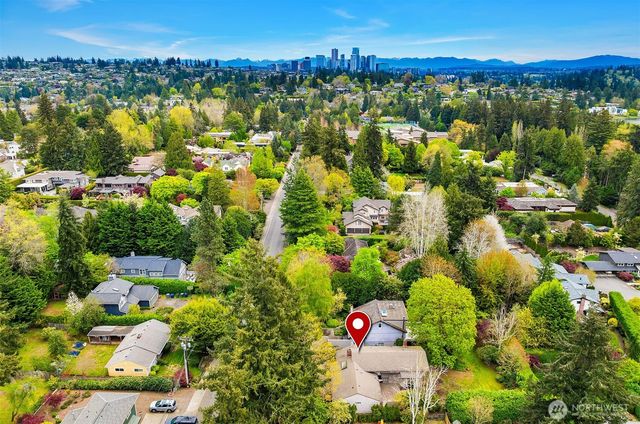 7611 NE 8th Street, Medina, WA 98039