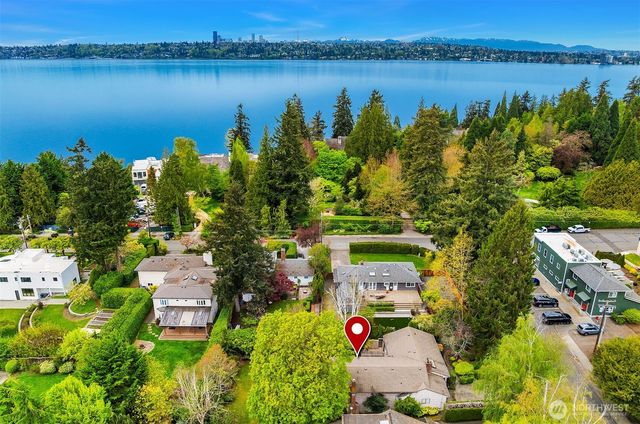 7611 NE 8th Street, Medina, WA 98039