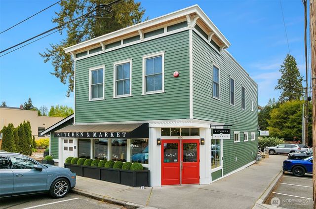 7611 NE 8th Street, Medina, WA 98039