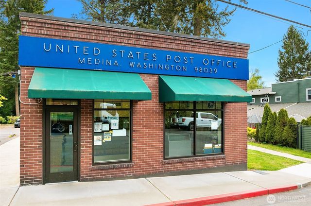 7611 NE 8th Street, Medina, WA 98039