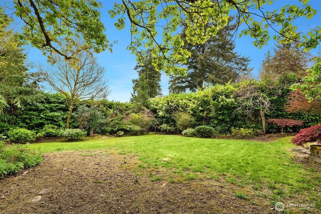 7611 NE 8th Street, Medina, WA 98039