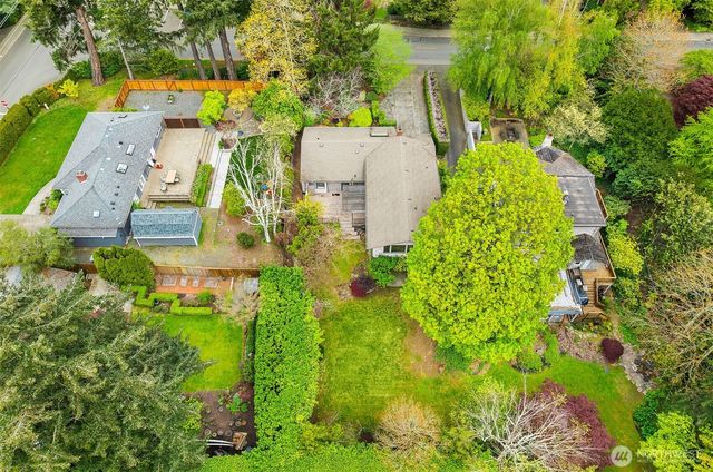 7611 NE 8th Street, Medina, WA 98039