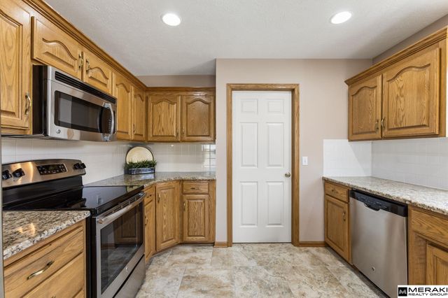 15616 Edna Circle, Omaha, NE 68136