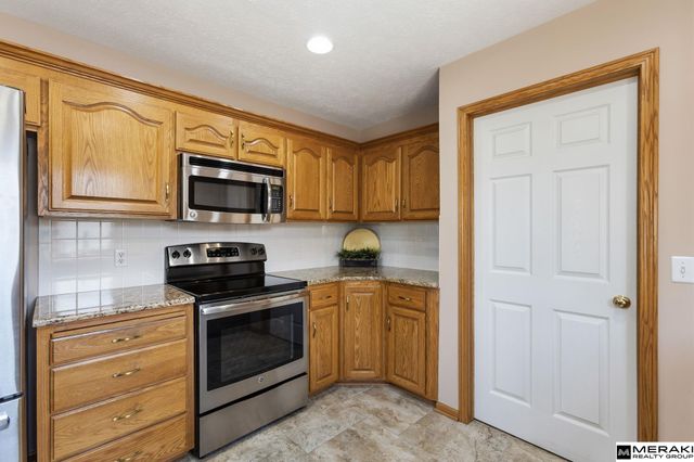 15616 Edna Circle, Omaha, NE 68136