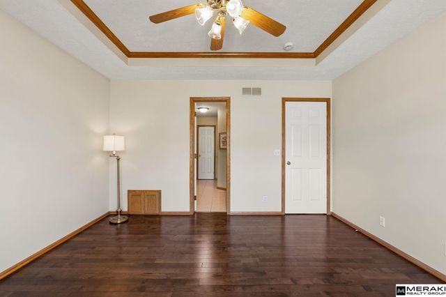 15616 Edna Circle, Omaha, NE 68136