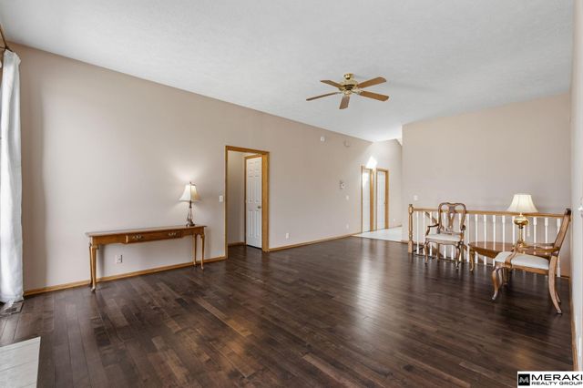 15616 Edna Circle, Omaha, NE 68136