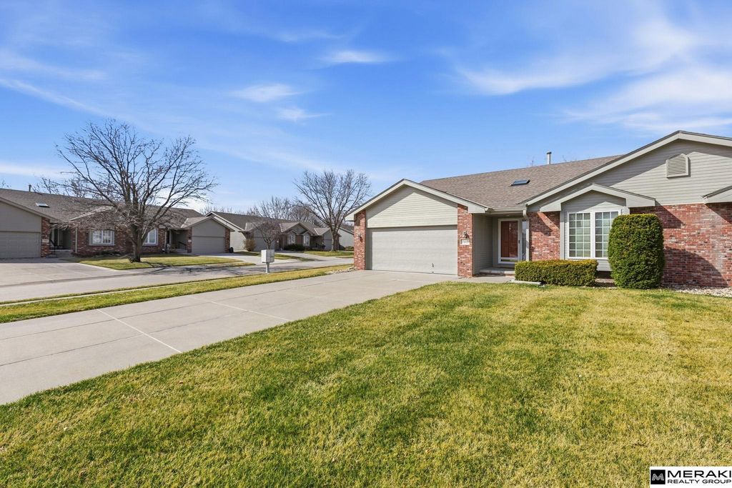 15616 Edna Circle, Omaha, NE 68136