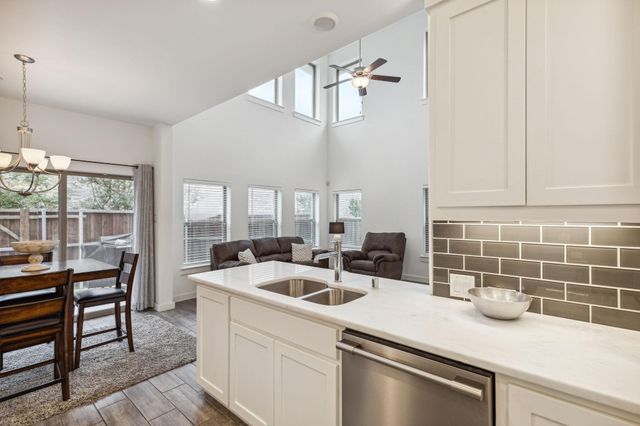 2756 Starburst Drive, Little Elm, TX 75068