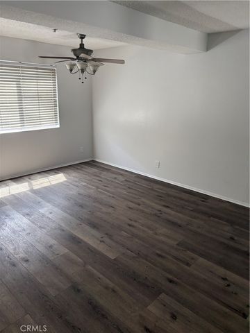 13550 Foothill Boulevard 3, Sylmar, CA 91342